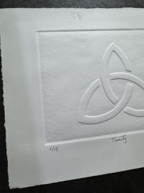 Alternative view of Trinity Knot Print