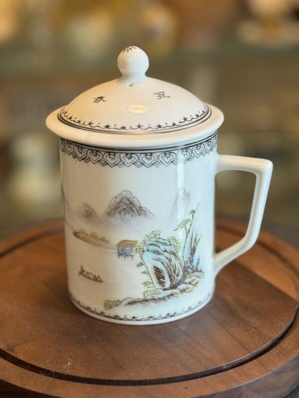 Chinese Lidded Tea Cup